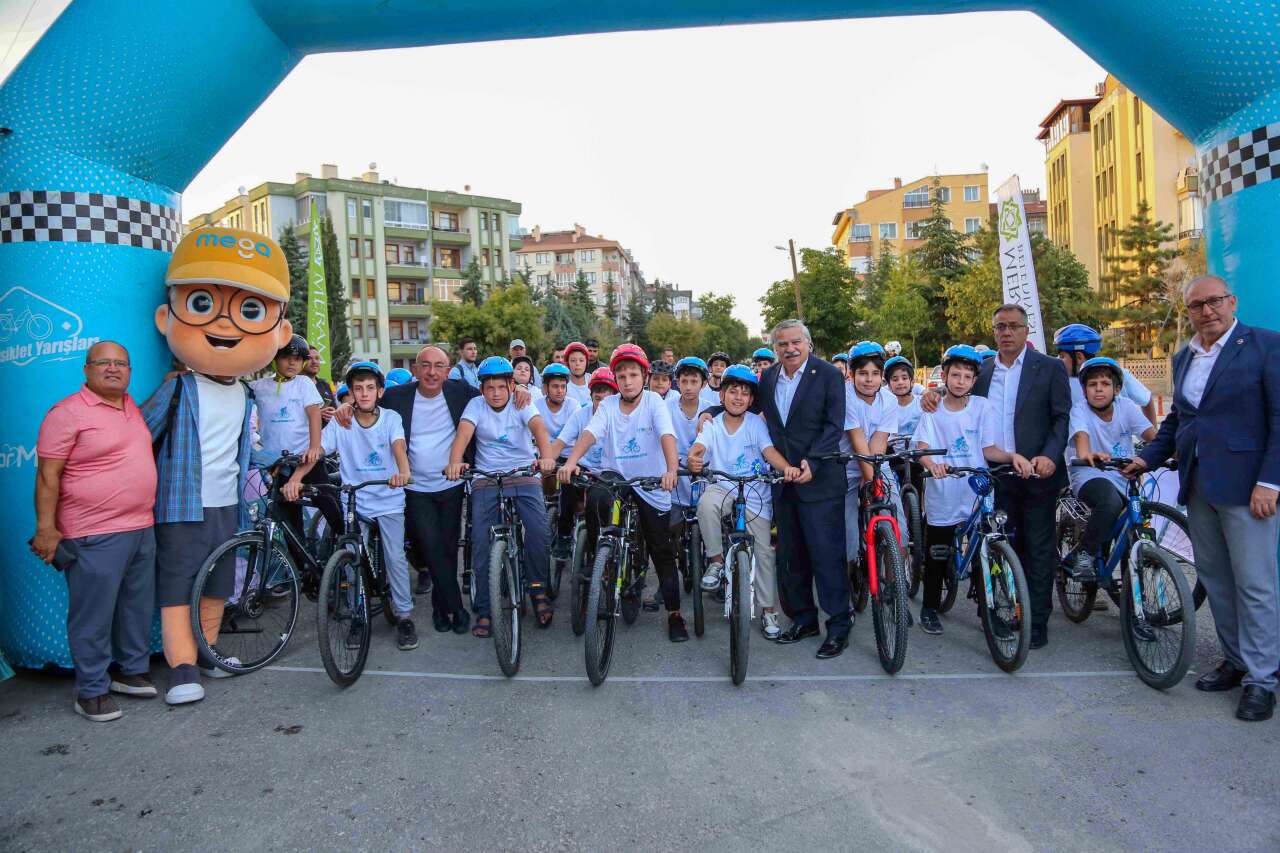 Konya’da 2 binden fazla çocuk pedal çevirdi! 6 haftalık bisiklet maratonu sona erdi 4